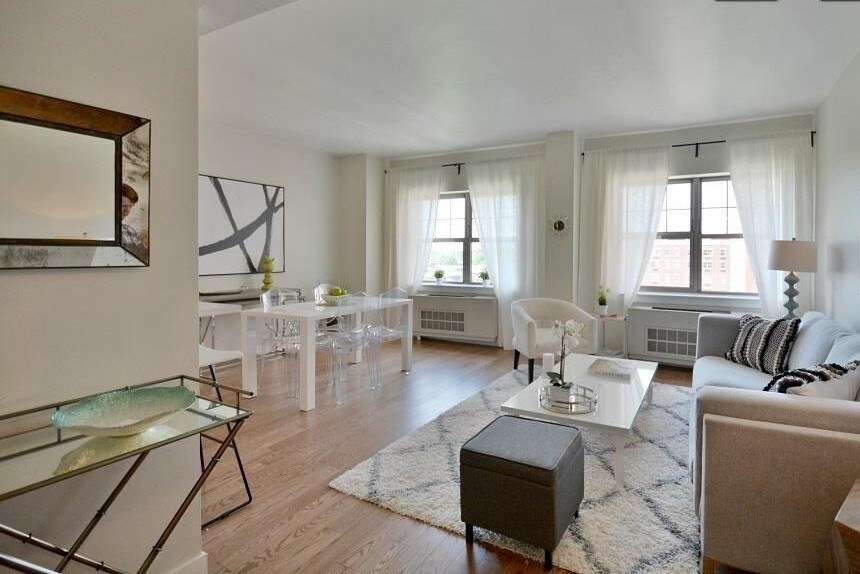 Foto principal - 75-25 153rd St