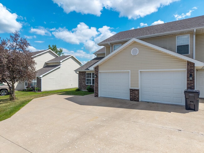 Building Photo - 5718 Canaveral Dr