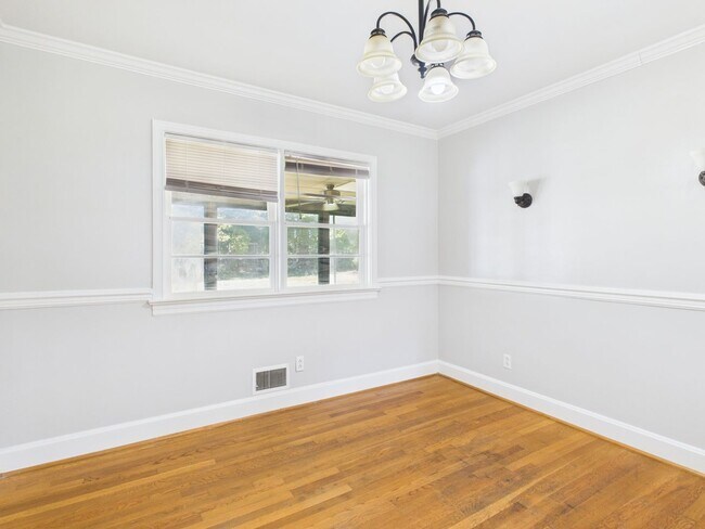 Building Photo - 8282 N Mayfield Ln
