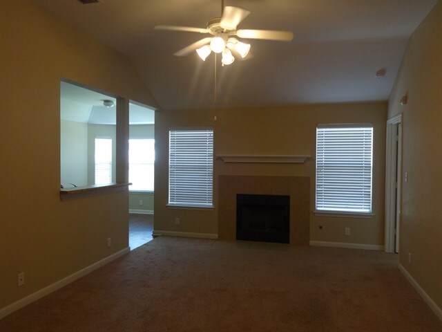 Building Photo - 8467 Chalk Hill Cove