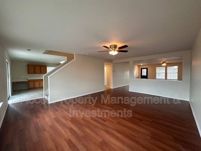 Foto del edificio - 819 Briarwood Dr