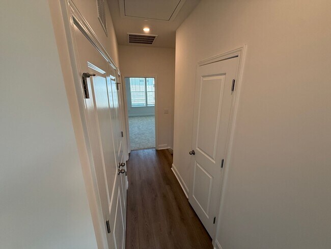 Foto del edificio - Brand New Townhome in Ballantyne!!