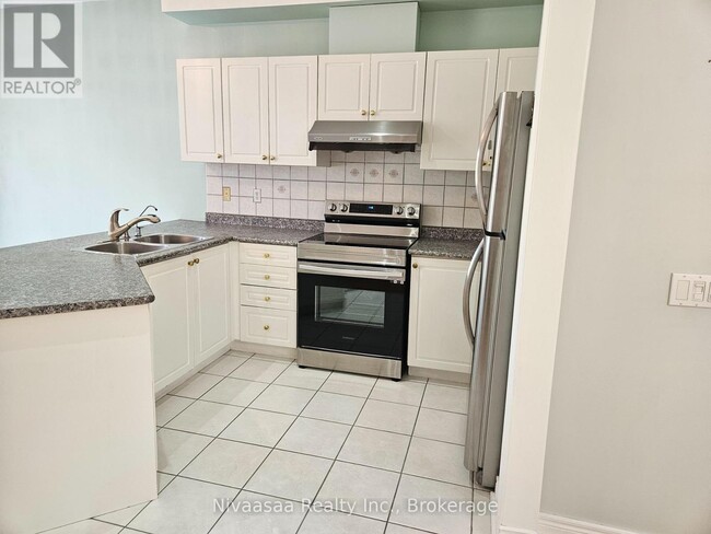 Building Photo - 926 Ledbury Crescent