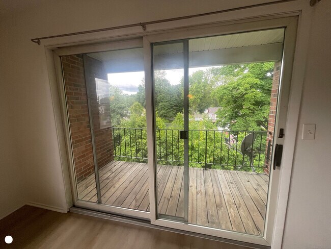 Foto del edificio - 30 Stoneycrest Dr