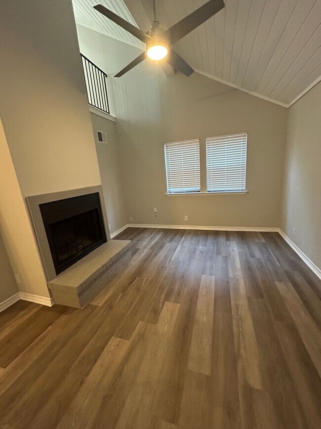 Foto del edificio - 1610 Waterloo Tr