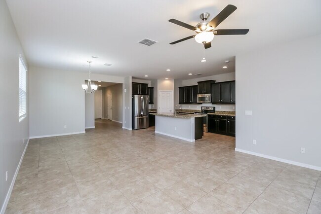Foto del edificio - 1642 W Desert Spring Way