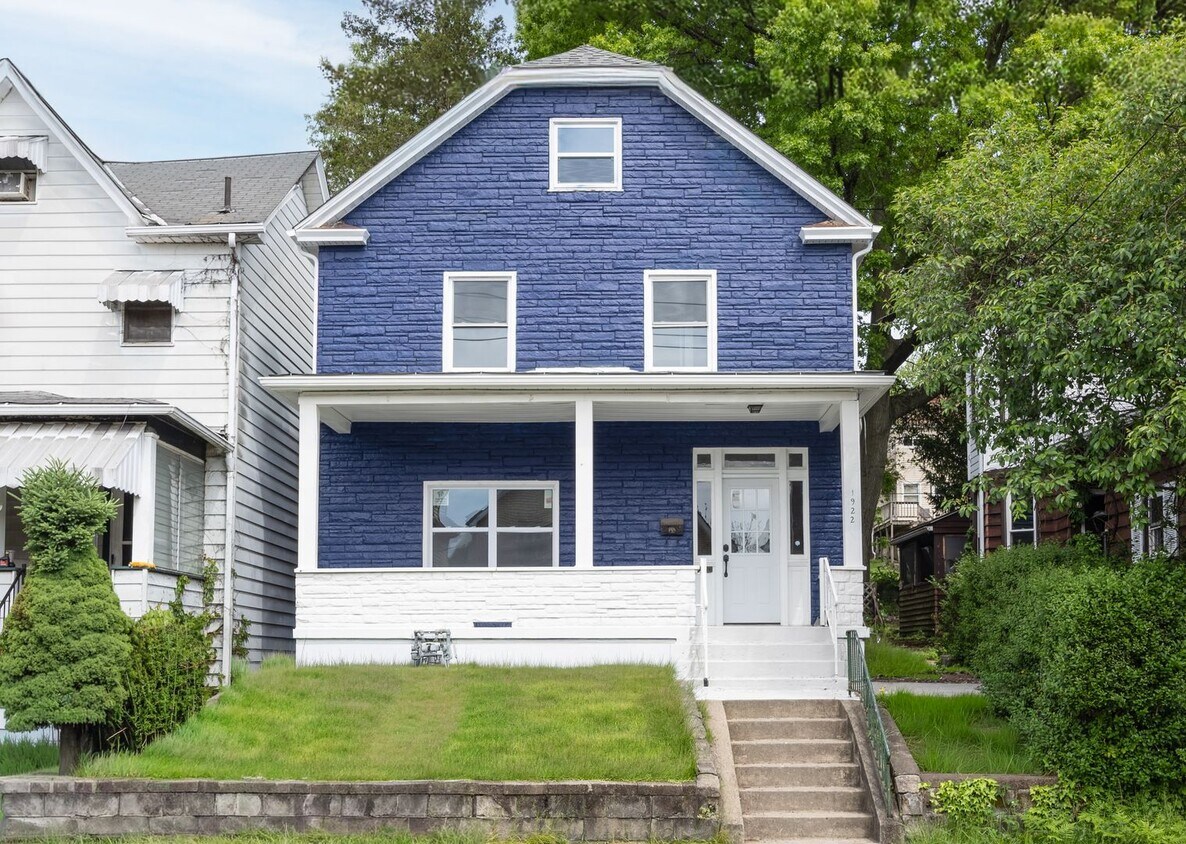 Newly Renovated 5 Bd/2 Bath Home in New Kensington - Newly Renovated 5 Bd/2 Bath Home in New Kensington