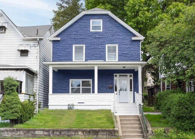 Newly Renovated 5 Bd/2 Bath Home in New Kensington - Newly Renovated 5 Bd/2 Bath Home in New Kensington