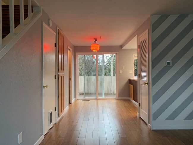 Foto del edificio - 319 Glenn St