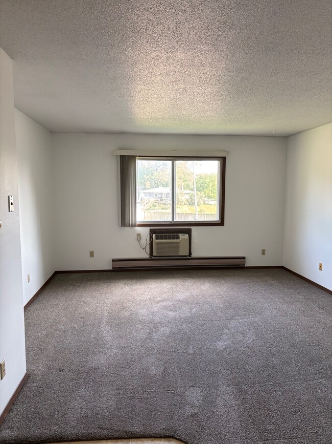 Building Photo - 4404 Markle Rd
