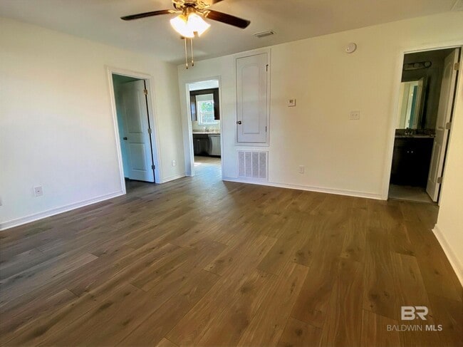 Foto del edificio - 24944 School St