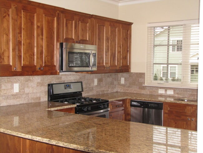 Building Photo - Townhouse in the heart of Monticello!