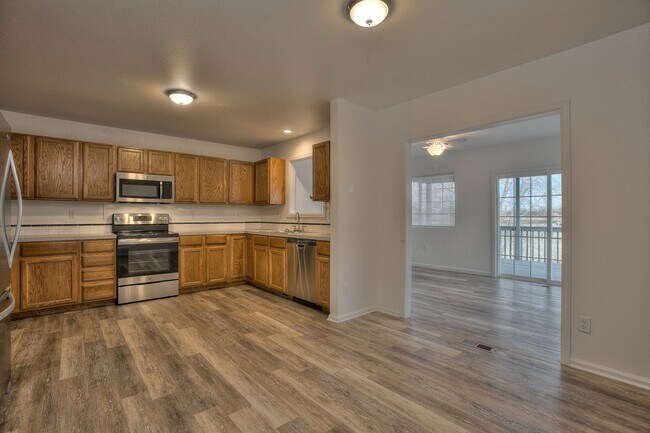 Building Photo - 624 26th St SW