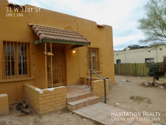 Foto del edificio - Spacious Adobe House For Rent with Large Yard