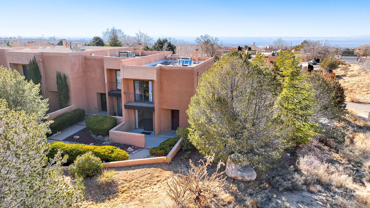 Foto principal - Sandia Heights 2/BD 2/BA 2/Story 1/CG
