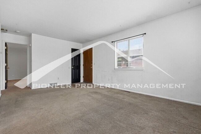 Foto del edificio - Charming 1/2 Duplex with Washer/Dryer!
