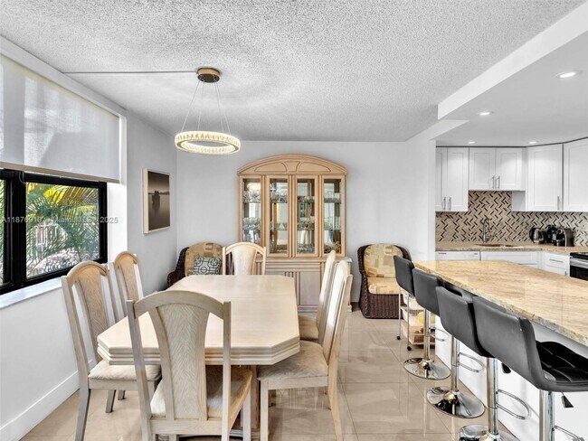 Foto del edificio - 20401 NE 30th Ave