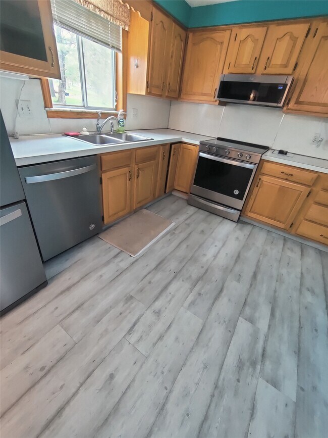 Foto del edificio - 4244 Emerson Pl