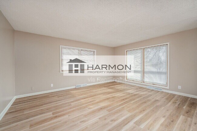 Foto del edificio - 8514 W 9th St N