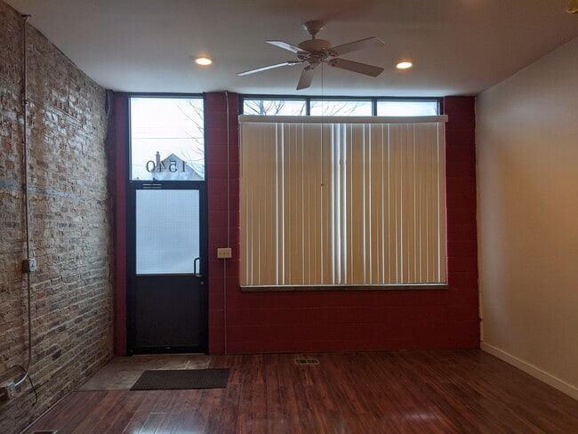 Building Photo - 1540 W 17th St