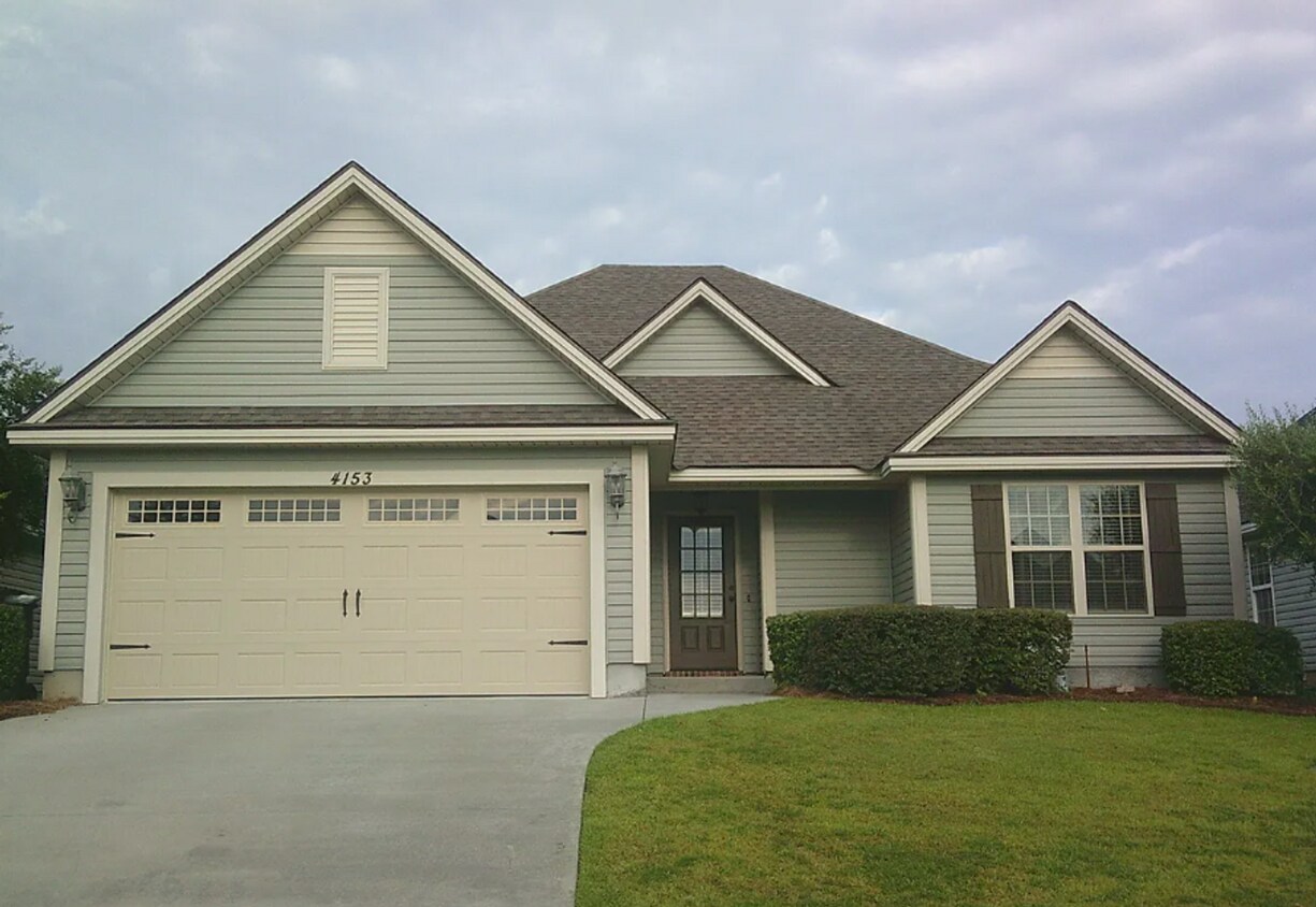 Foto principal - Beautiful 3-Bedroom, 2-Bath Home with Fenc...