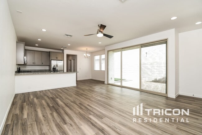 Building Photo - 9315 E Strobe Ave