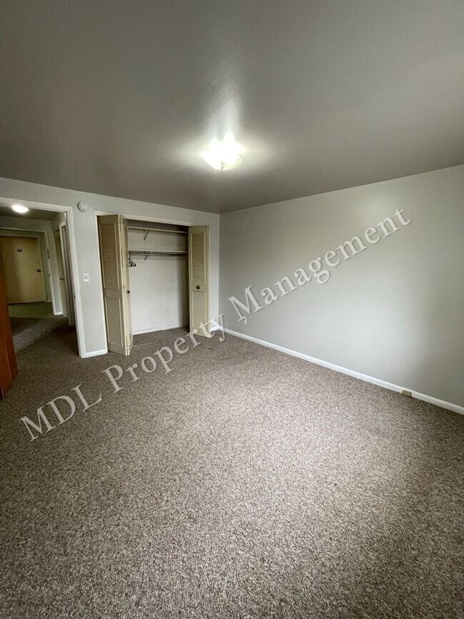 Foto del edificio - 121 N Woodbridge St