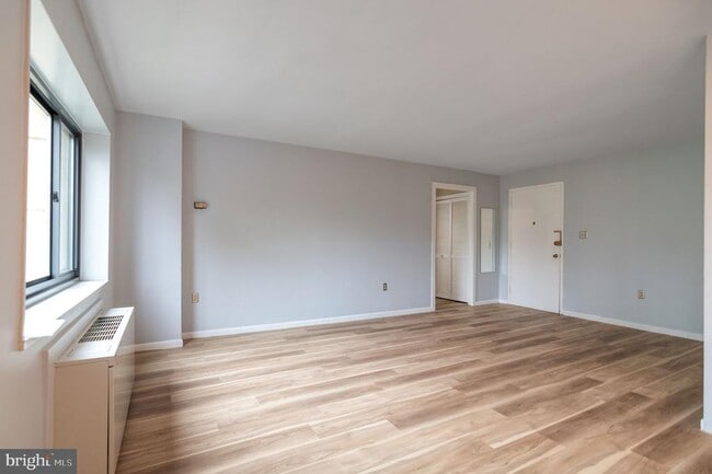 Building Photo - 1200 S Arlington Ridge Rd