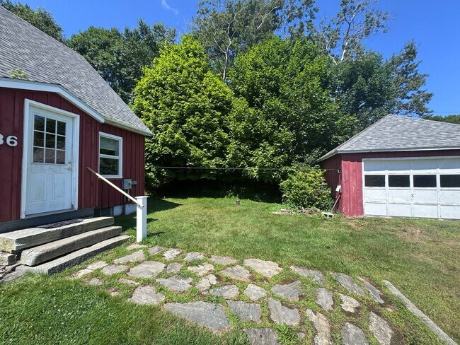 Foto del edificio - 2BR WATERFRONT OASIS RETREAT Webb Field Rd