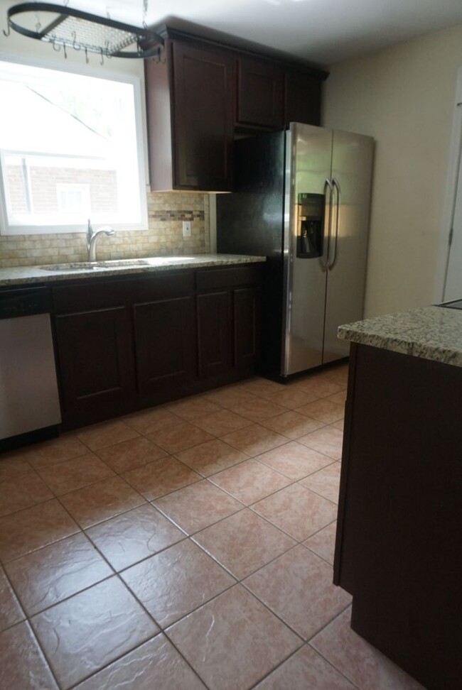 Foto del edificio - Cozy 2 Bed/1 Bath Single Family Home in Ea...