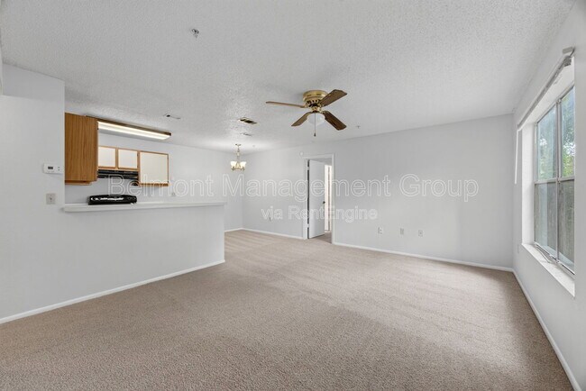 Foto del edificio - 642 Dory Ln