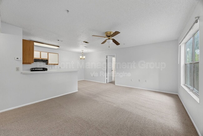 Building Photo - 642 Dory Ln