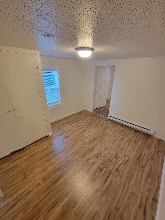 Foto del edificio - Charming 3-Bedroom Rambler Near JBLM – Mov...