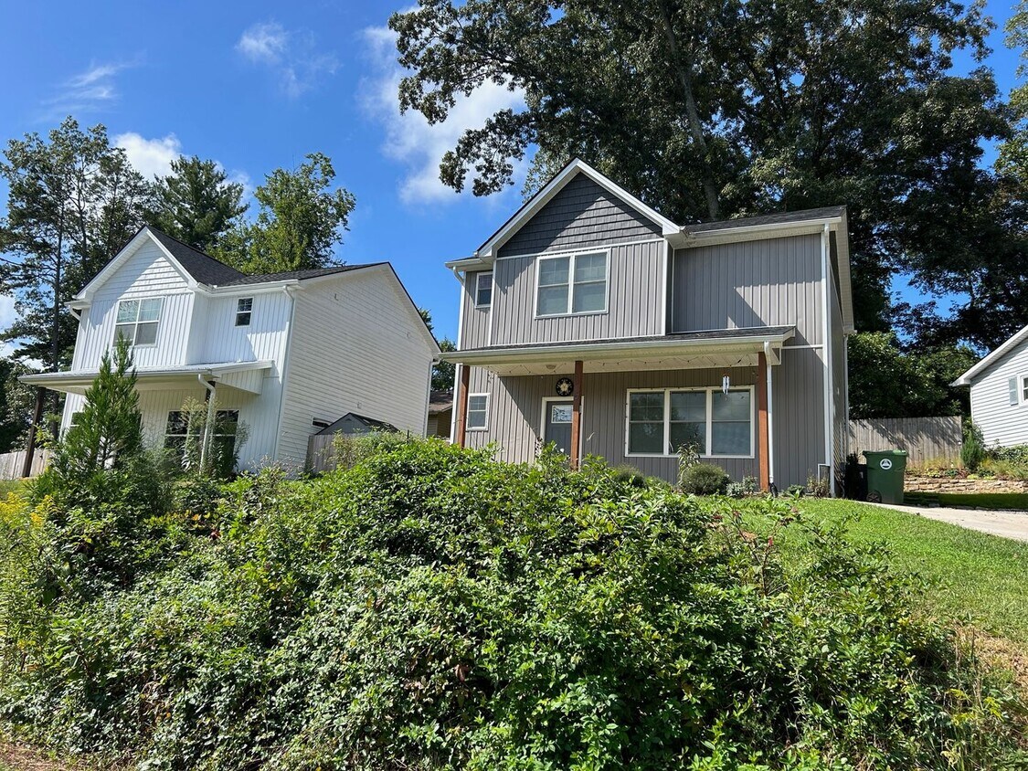 Foto principal - West AVL - 3/2 Contemporary Build Ready Now!