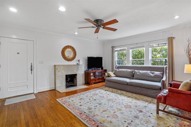 Foto del edificio - Single Family Home in Arlington Heights