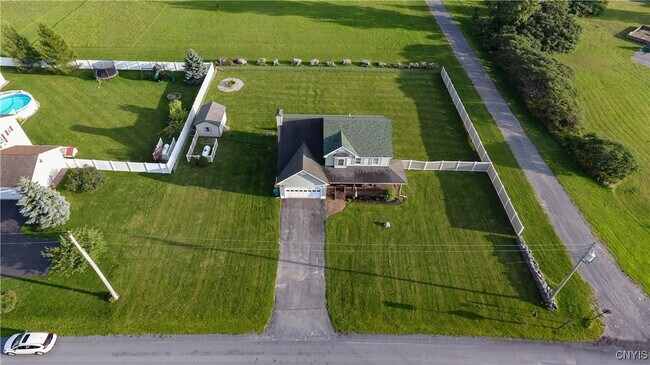 Foto del edificio - 26202 Lafave Rd