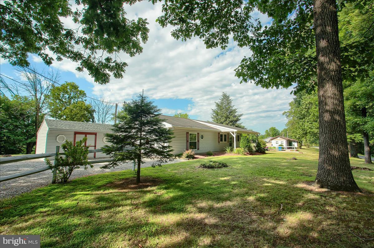 Foto principal - 23 Pine Ridge Rd