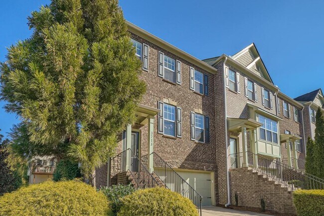 Building Photo - 3713 Lambert Ln