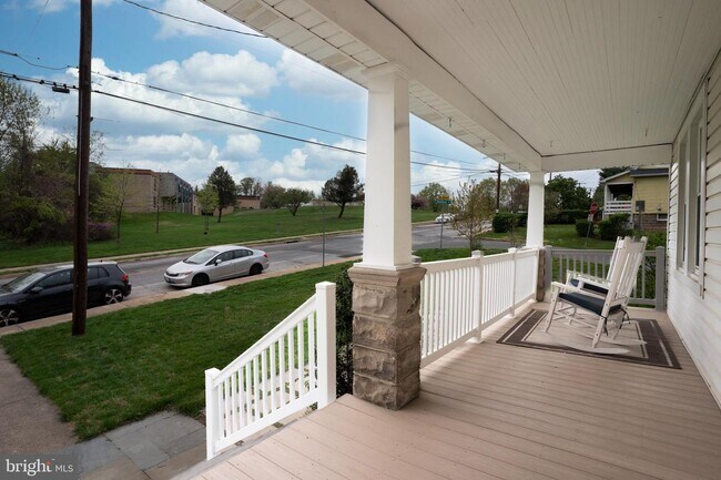 Foto del edificio - 201 Kenwood Ave