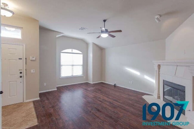 Building Photo - Stunning 3-Bedroom Home in OKC with Modern...