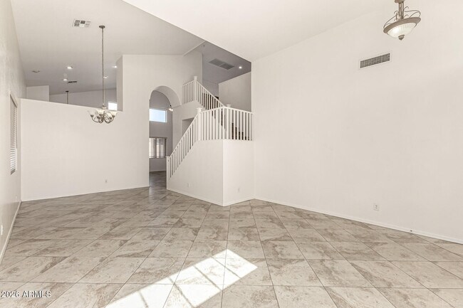 Foto del edificio - 8760 W Augusta Ave