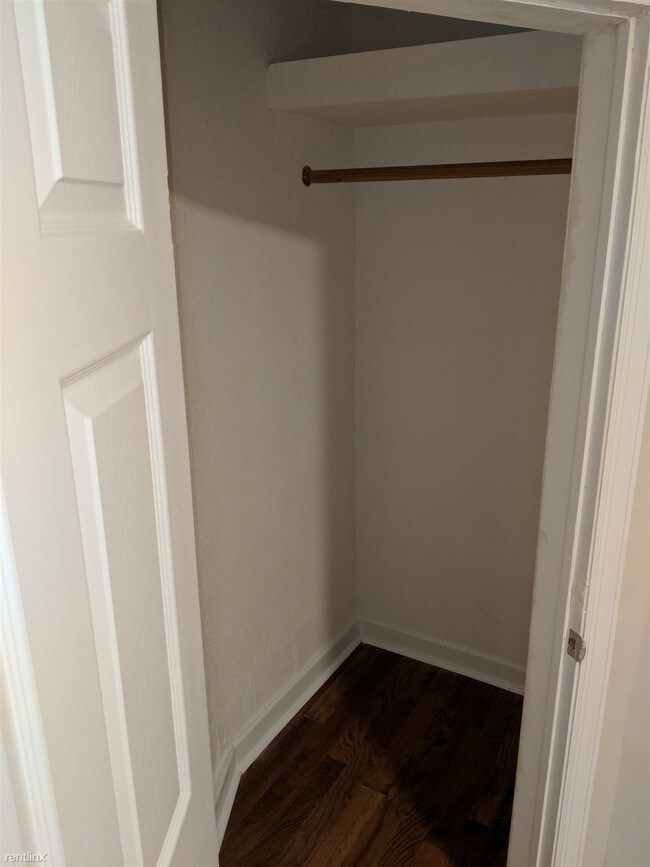 Building Photo - 2 br, 1 bath  - 119 60th St 6
