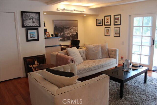 Foto del edificio - 4527 Stark Ave
