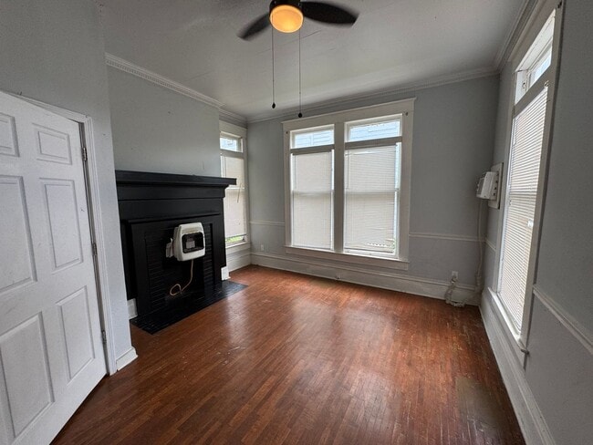 Building Photo - Two Bedroom Highland Apartment