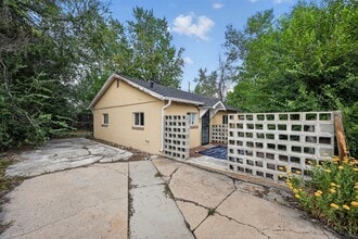 Building Photo - 225 S Holland St
