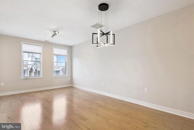 Foto del edificio - 181 E Reed Ave