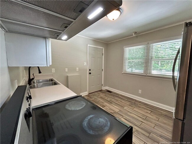 Building Photo - 211 Langdon St