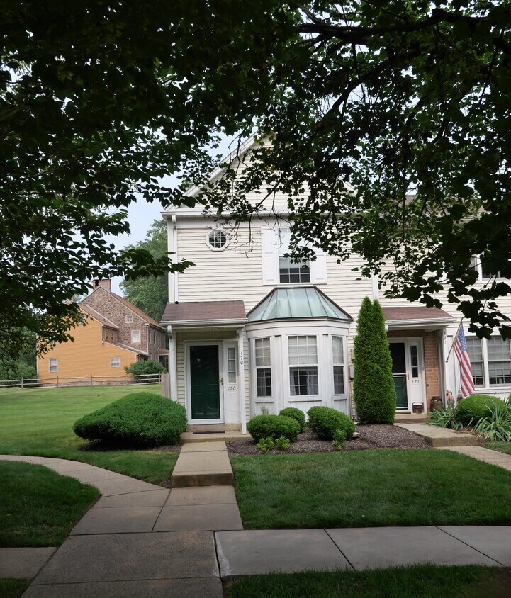 Primary Photo - 170 Leedom Way