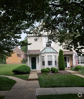Building Photo - 170 Leedom Way