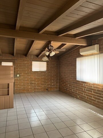 Foto del edificio - 2541 E Elm St